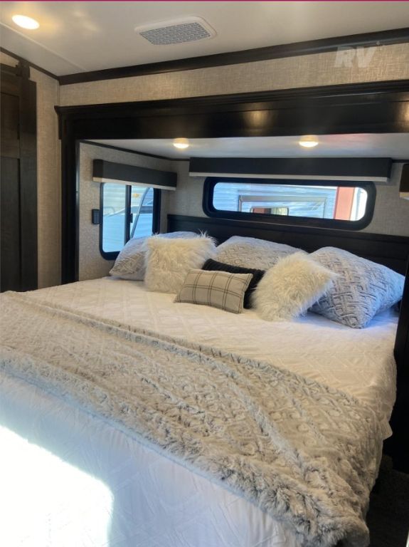 2023 Jayco Pinnacle 38FLGS Fifth Wheel For Sale In Live Oak, Florida 32064