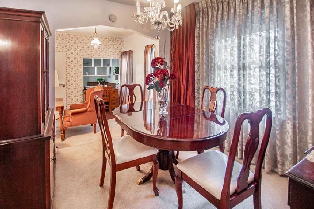 For Sale: 5860 Irvine Ave in North Hollywood for $750,000