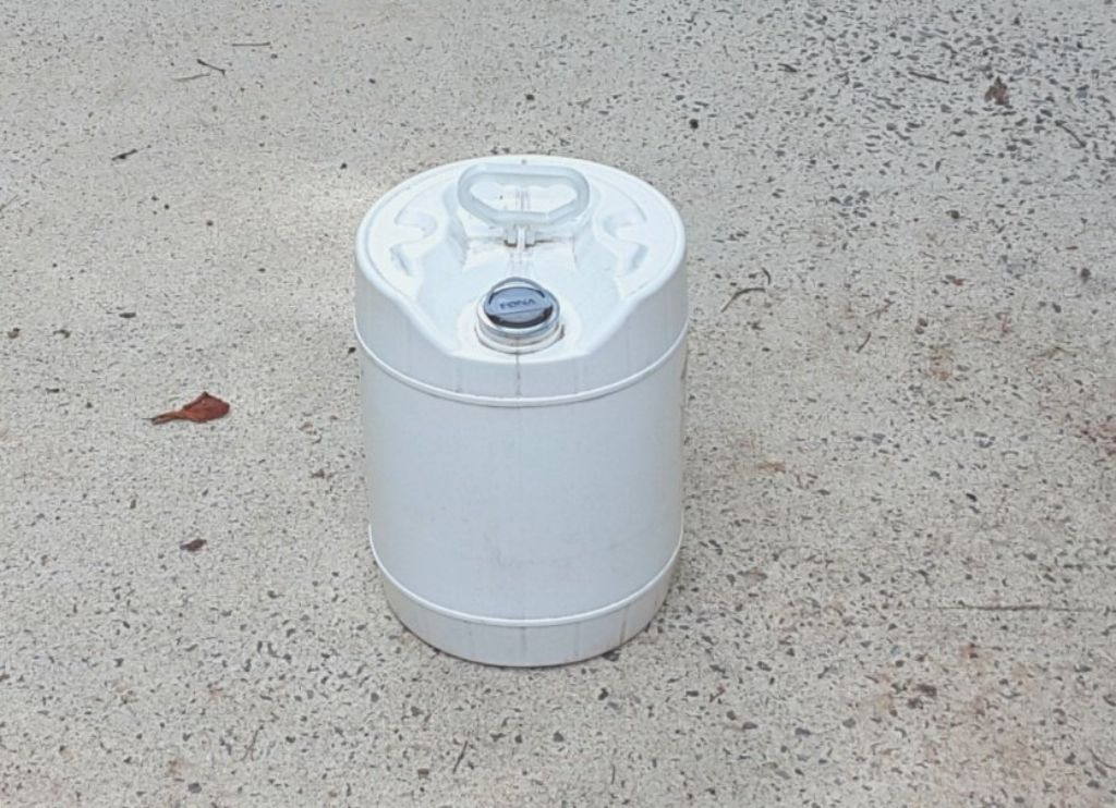 4 gallon jug (Jasper, Ga)