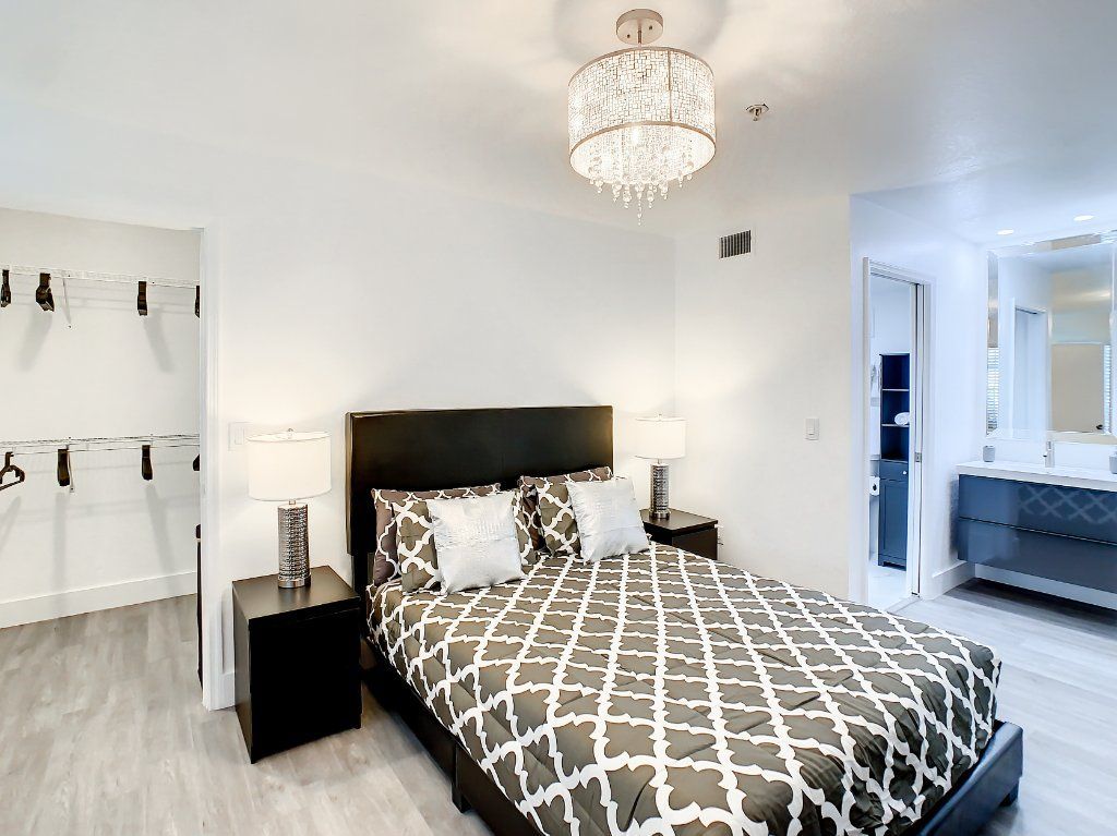 BEAUTIFUL 2-BED CONDO IN ORLANDO, FULLY FURNISHED!