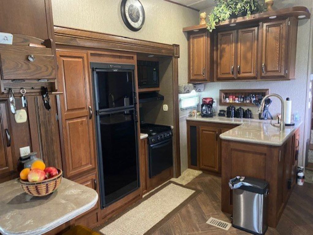 Fifth Wheel - 2014 Sabre Palomino
