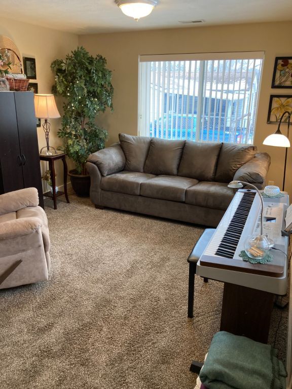 Female PRIVATE ROOM 2Bdr 1 Ba Furnished