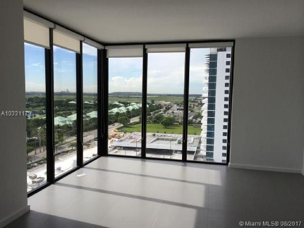 BEAUTIFUL PENTHOUSE, AMAZING VIEWS FROM THIS PRESTIGIOUS TOWER IN DOWNTOWN DORAL!!!