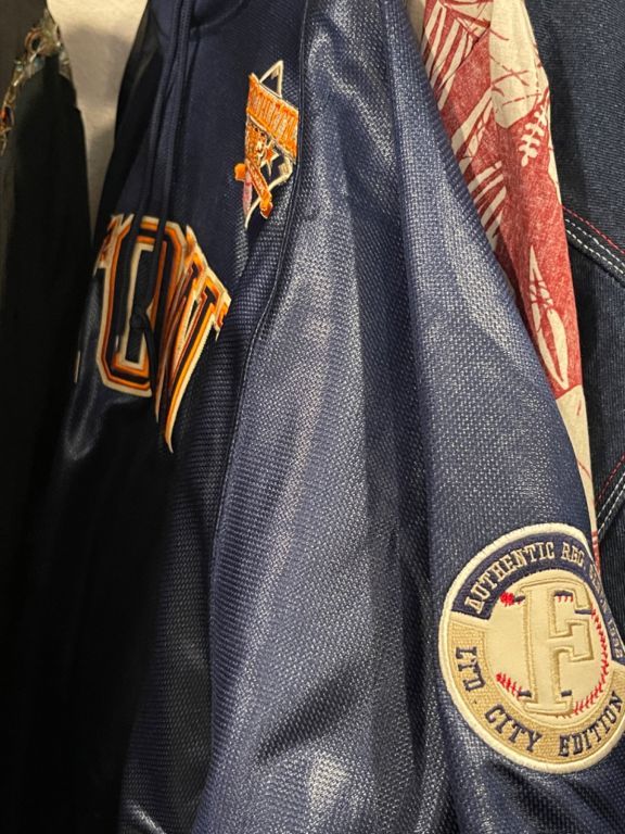 1990’s G-Unit Rocawear 2 PAC Dickies Avirex Ecko CalTop NBA, S Pole