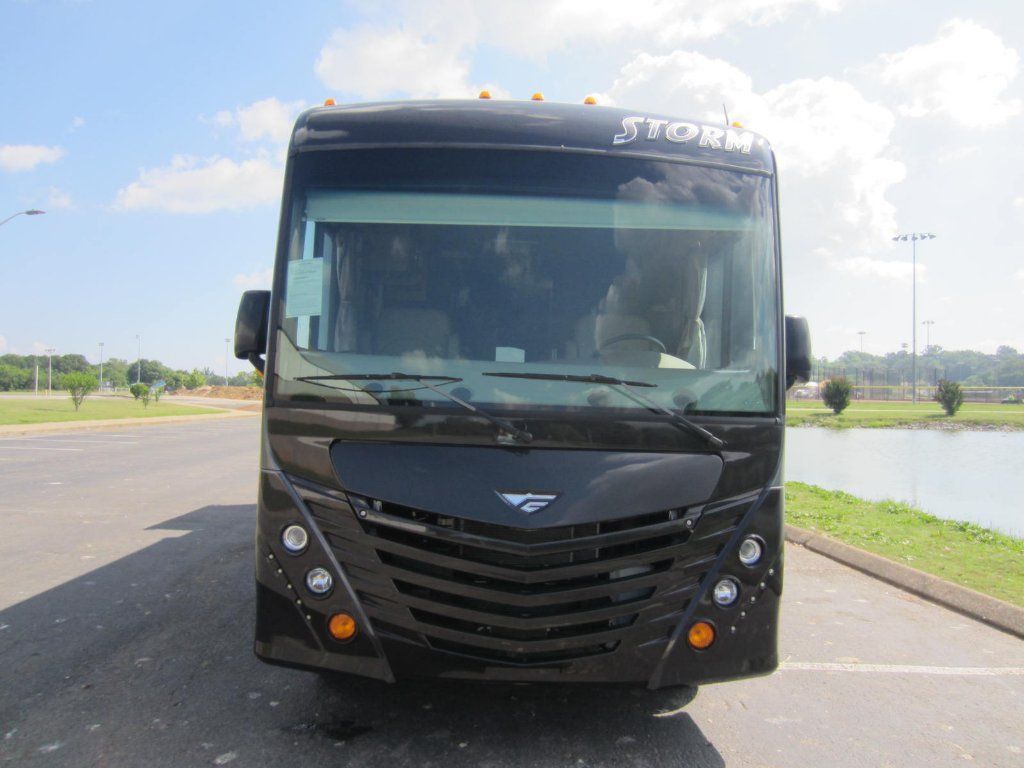 2015 Fleetwood Storm 30L