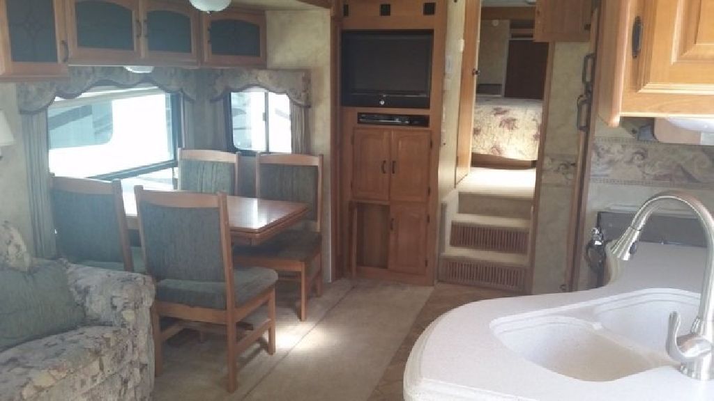 2007 Montana Keystone 5th Wheel RV | Claz