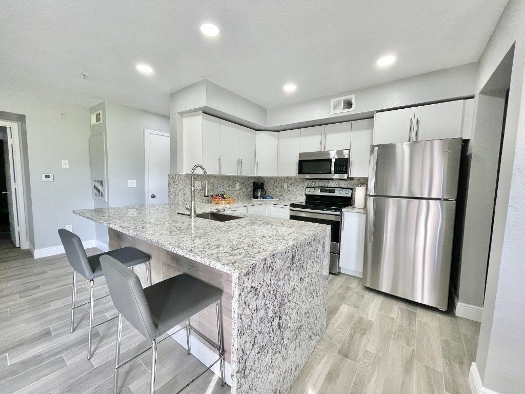 Elegant 2-Bedroom Condo with Golf Course Views