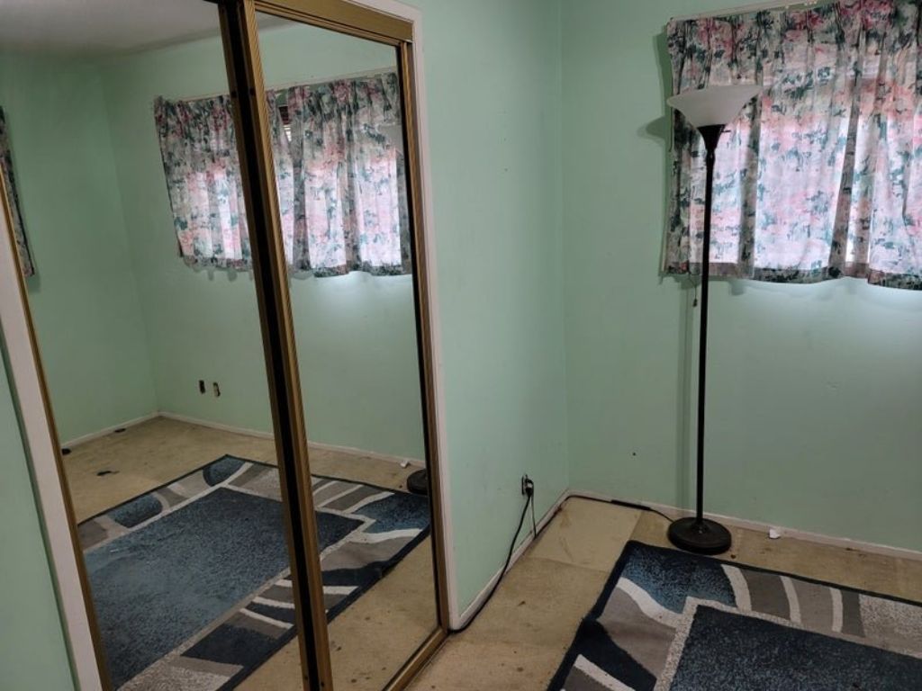 Single Bedroom in 3 BR house in