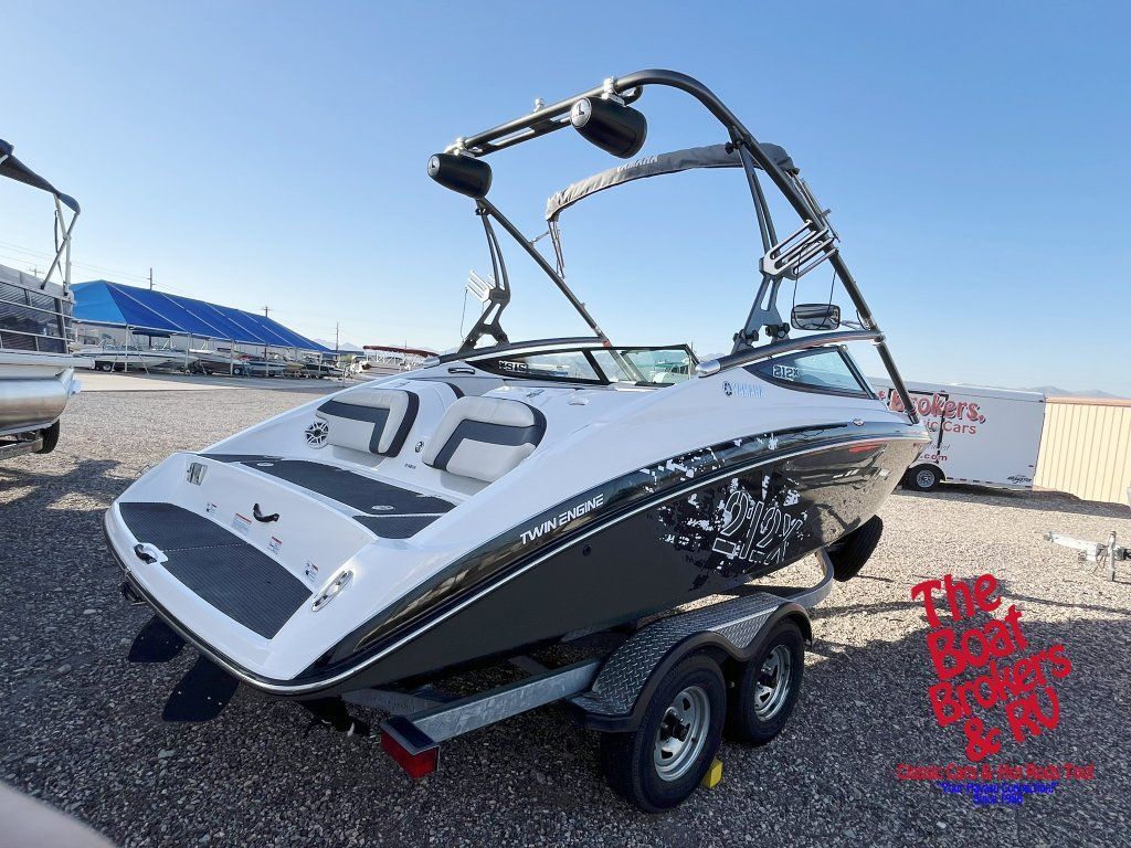 2014 YAMAHA SX212 JET BOAT