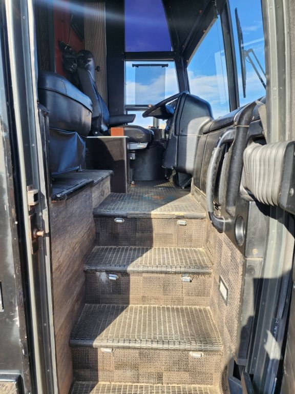 1999 Prevost H3 45 Entertainer Bus For Sale In Nashville, Tennessee