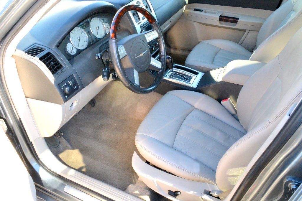 2006 Chrysler 300C HEMI CLEAN CARFAX  WARRANTY INCLUDED