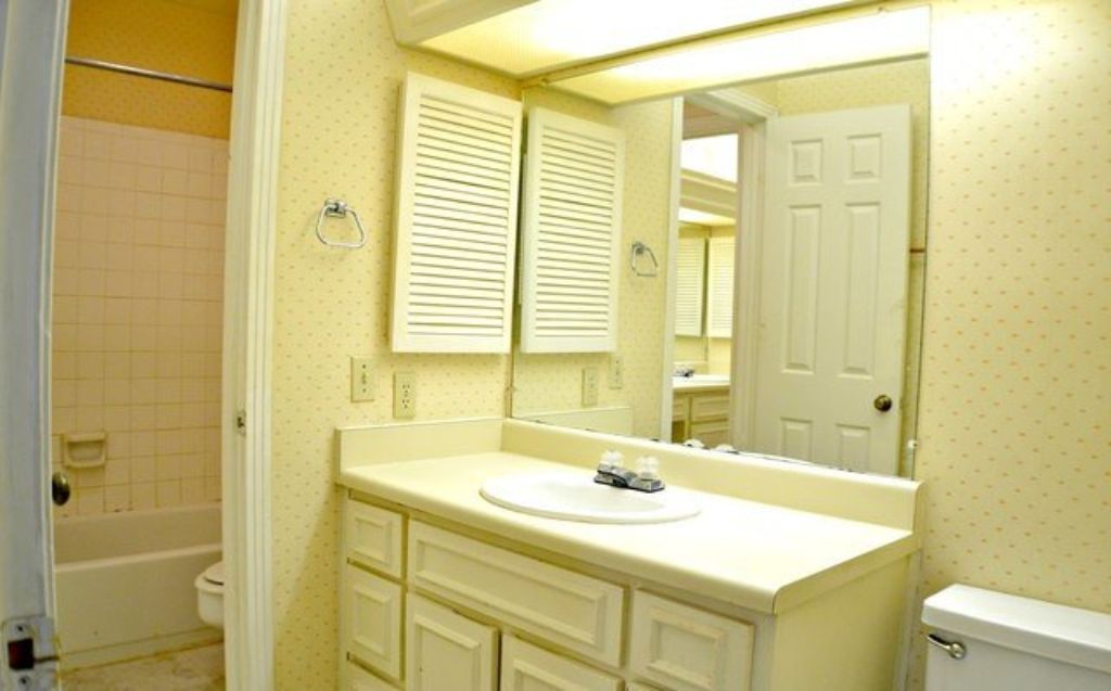 165 W Rampart Dr - Condo  For Rent 2/1.5 in San Antonio, TX 78216