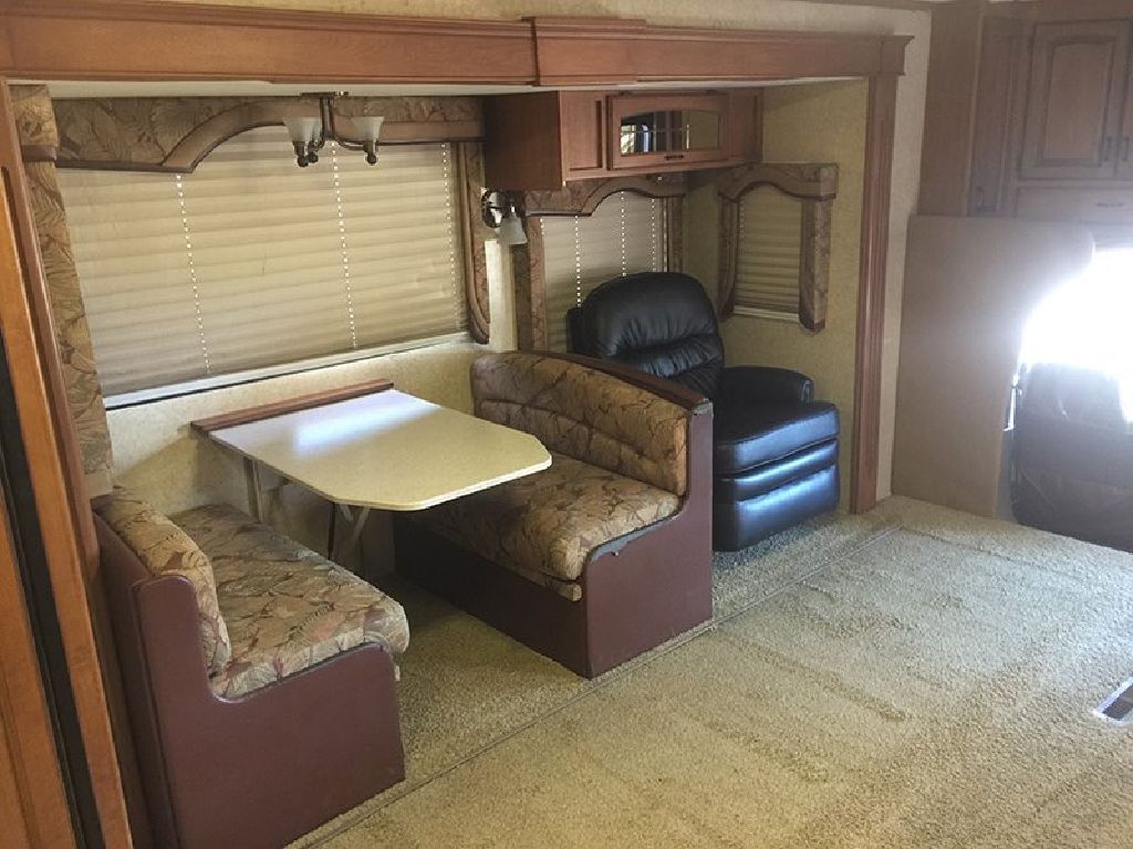 By Owner! 2007 37 ft. Jayco Seneca 35GS w/3... Queen Creek Motorhomes