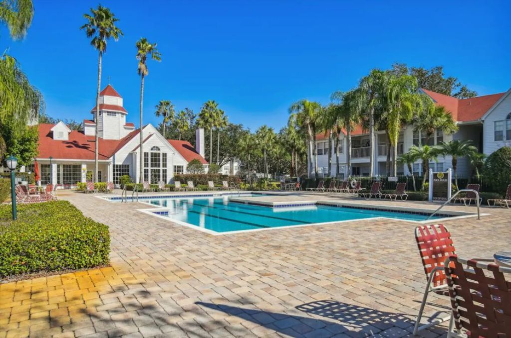 Very sophisticated fully furnished 1-bed condo located in the heart of Orlando.