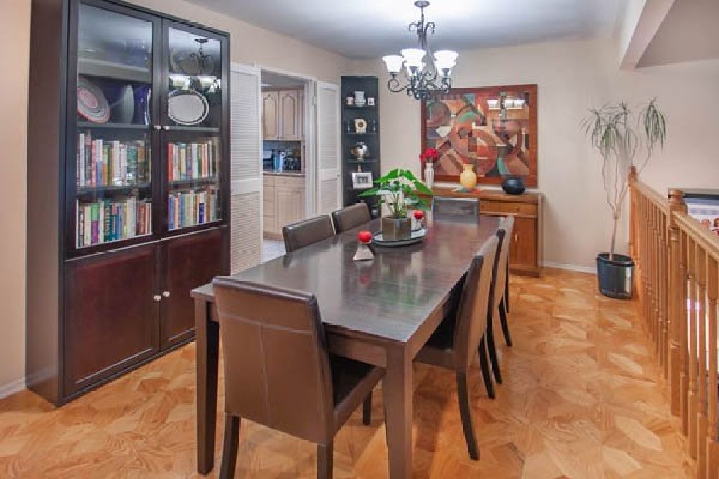 For Sale: 11732 Moorpark St F in Studio City for $729000