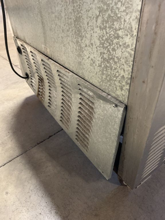 Leader 36" S/S 2-Door Prep Table RTR#4093568-17