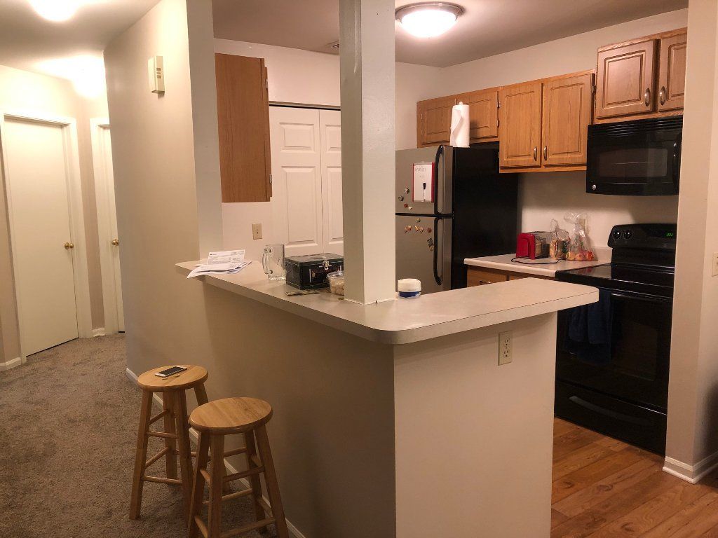 $990 / 2br - 930ft2 - 2 bedroom 1 bath sublet