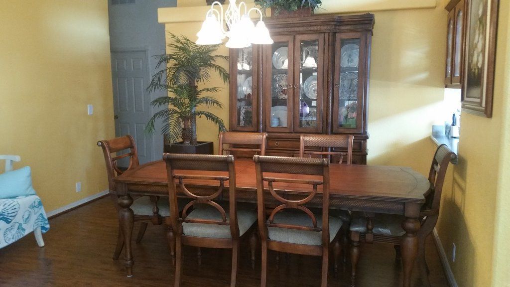 Dining 7 pc Formal with hutch