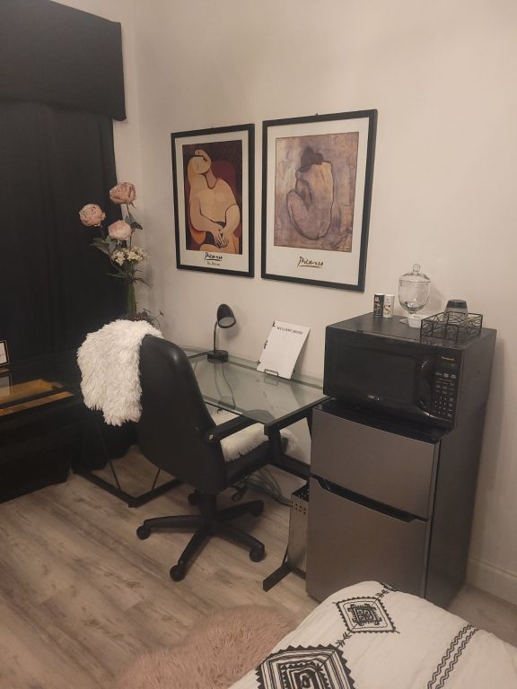 "Newly Decorated Room" available in Cheerful 5 star glam home w/ pool/spa/gazebo!