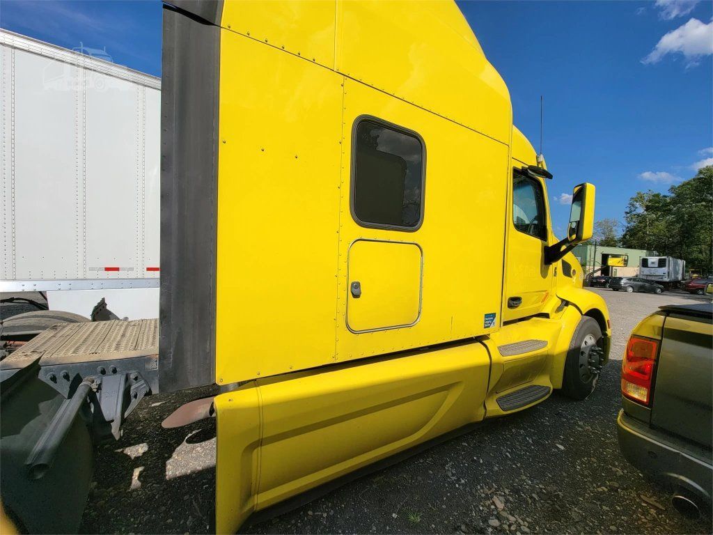 2017 Peterbilt 579 Semi Tractor For Sale In Philadelphia, Pennsylvania 19116