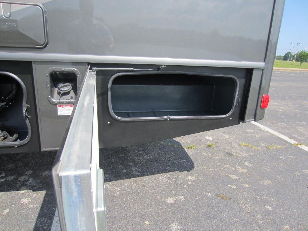 2015 Fleetwood Storm 30L