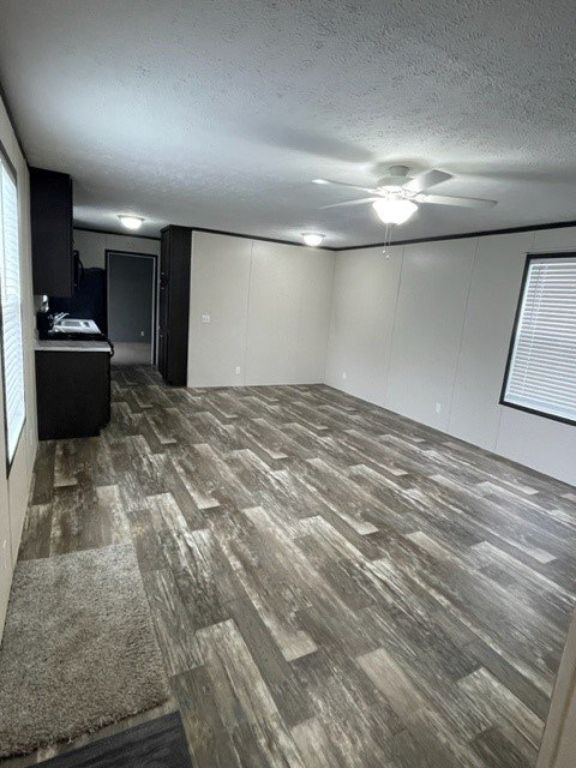 THIS 2 BEDROOM IS READY FOR YOU!!!