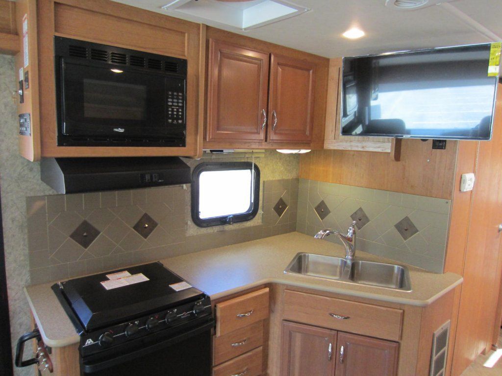 2015 Fleetwood Storm 30L