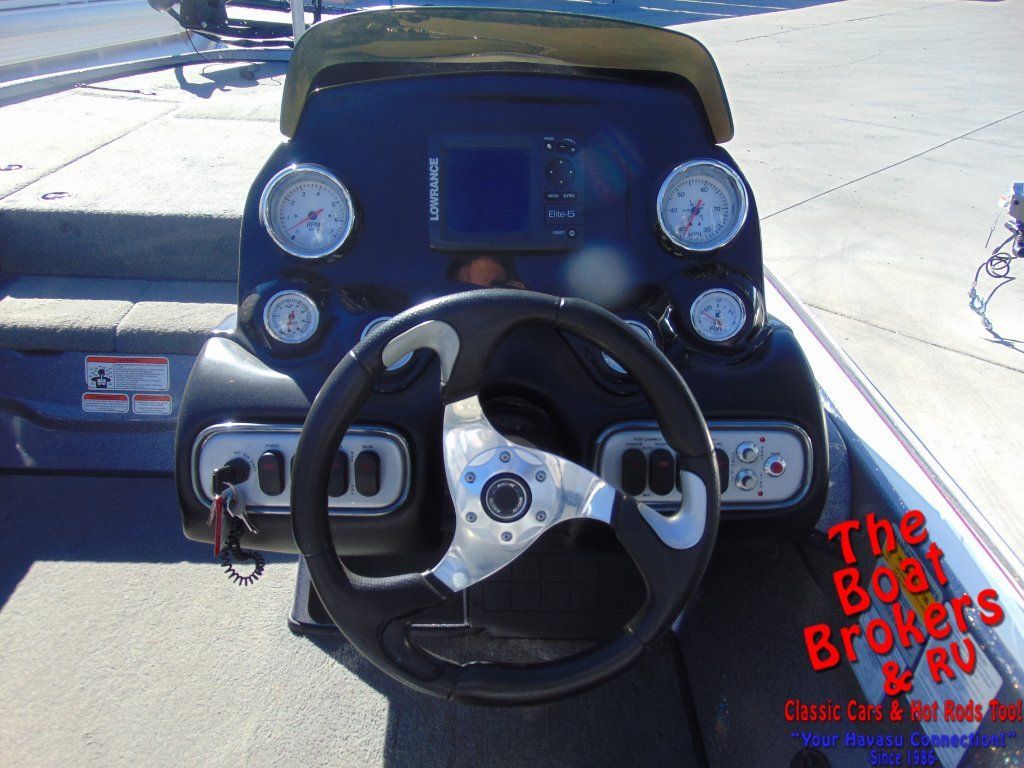 2013 TRACKER NITRO Z-8DC FISHING BOAT Price Reduced!