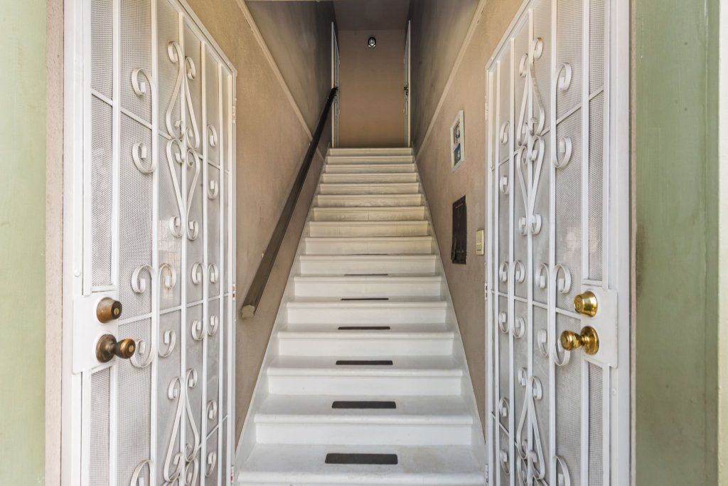 Charming Upper One Bedroom