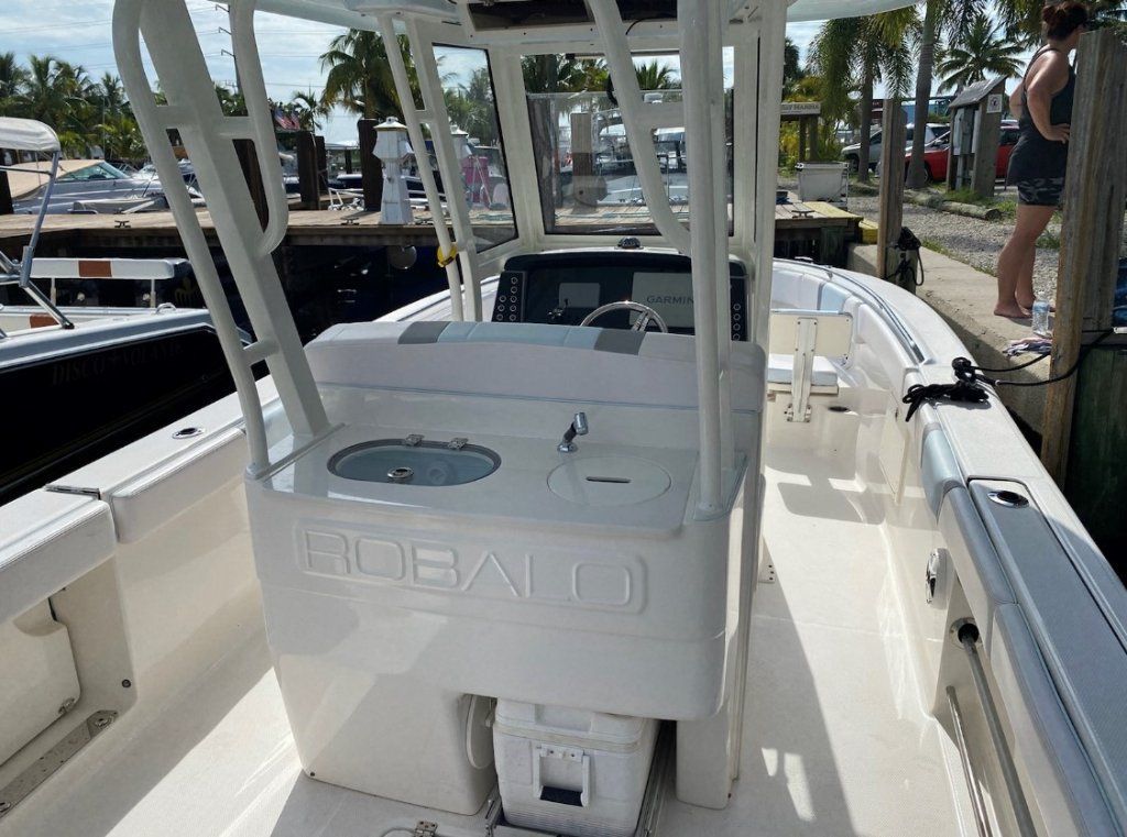 2020 Robalo R272 154900 Dania Beach Fl