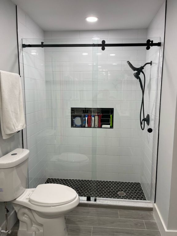 FRAMELESS SHOWER DOORS/GLASS REPAIR/PORT ST LUCIE FLORIDA