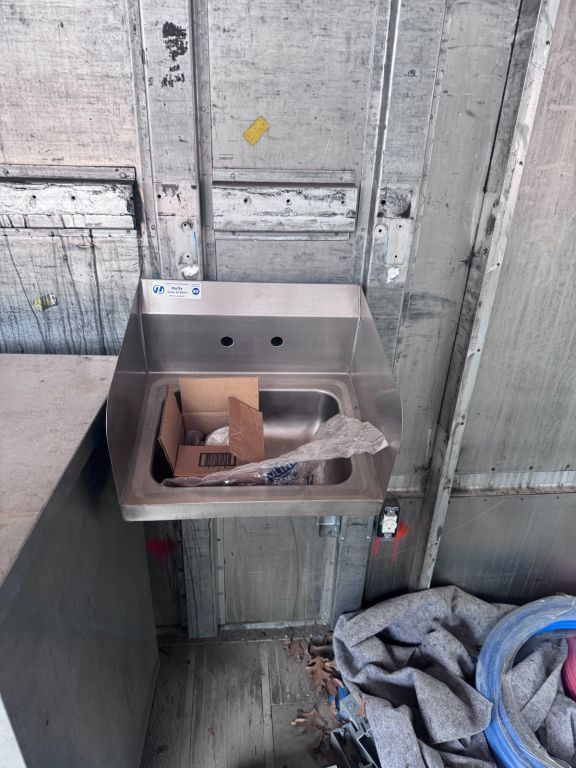 2000 Food Truck with Freightliner VCL Chassis