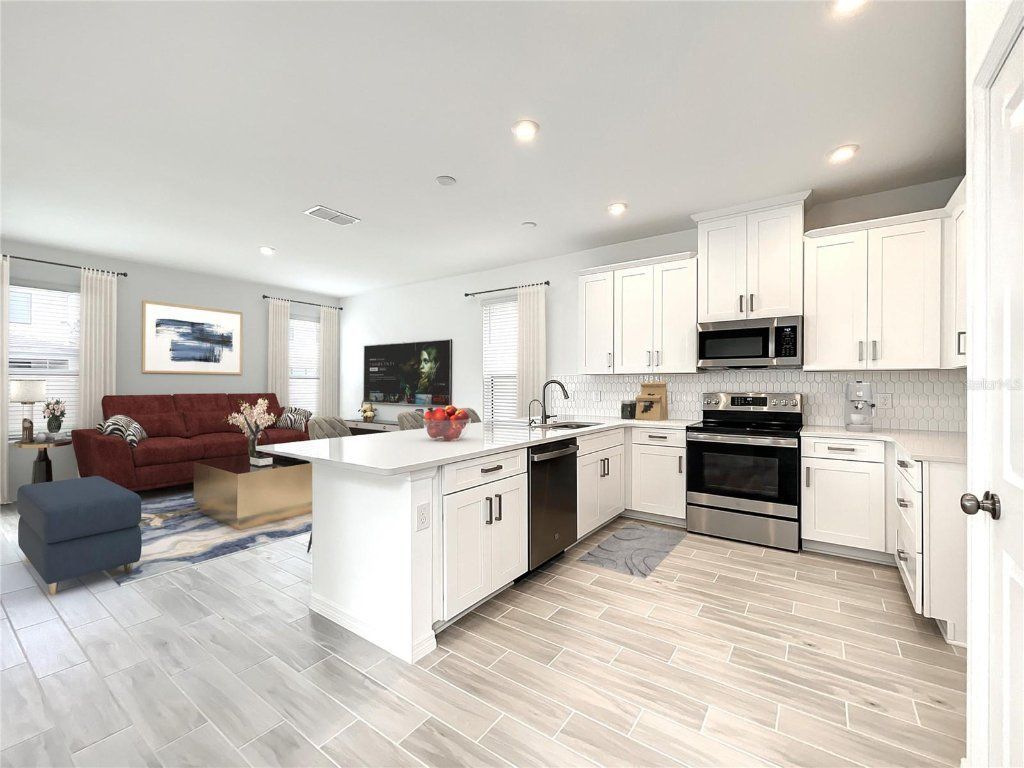 FREE List of New Pool Homes FOR SALE in ORLANDO!