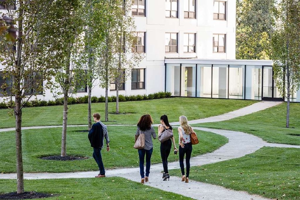 Subleasing 2 bed 1 bath luxury apartment at king of Prussia