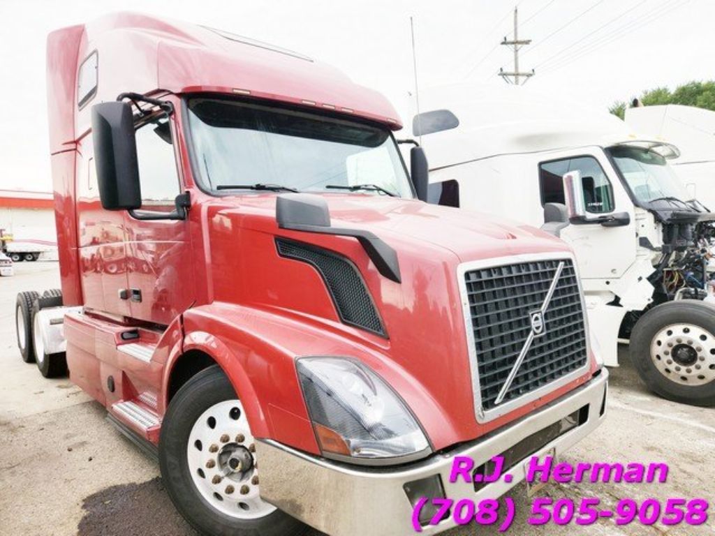 2016 Volvo Tandem Sleeper