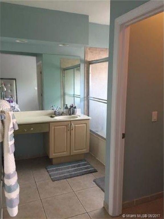 Beautiful 4 bedroom 2 bath Home in Shores at Keys Gate!