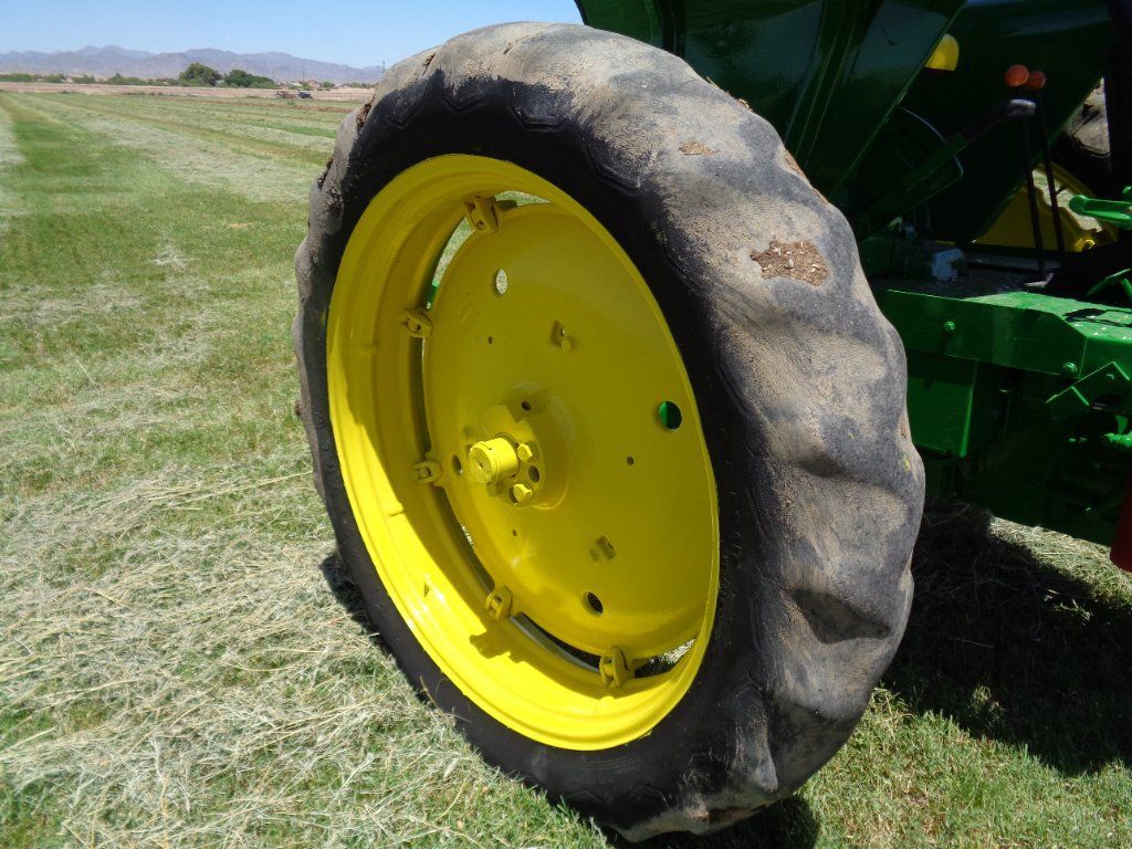 John Deere 2955