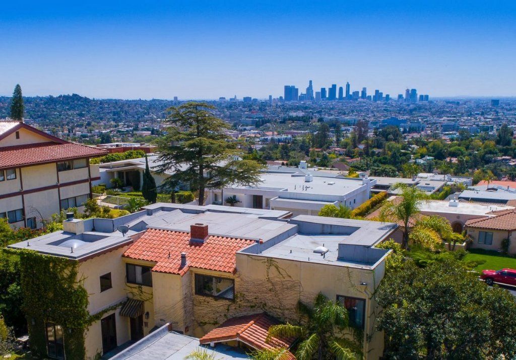 For Sale : 4 Bed 4 Bath house in Los Feliz for $3,500,000