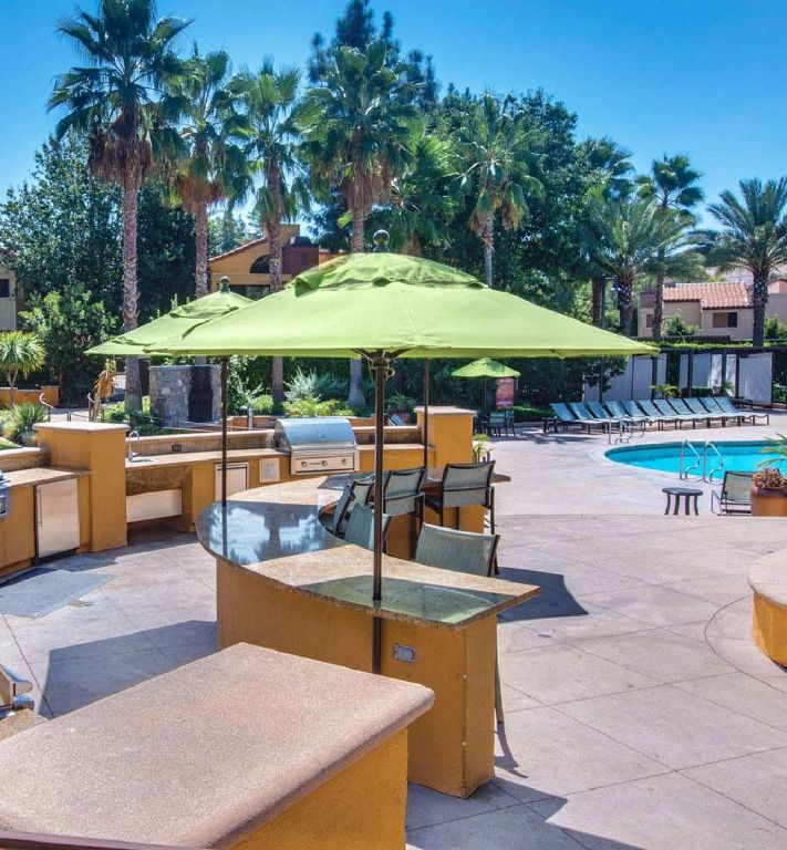 Room for rent in Malibu Canyon Apartments