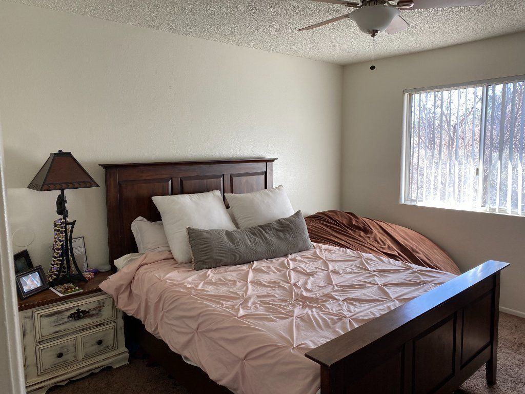 2 bed 1.5 bath beautiful townhome! couches and rug will stay for free!