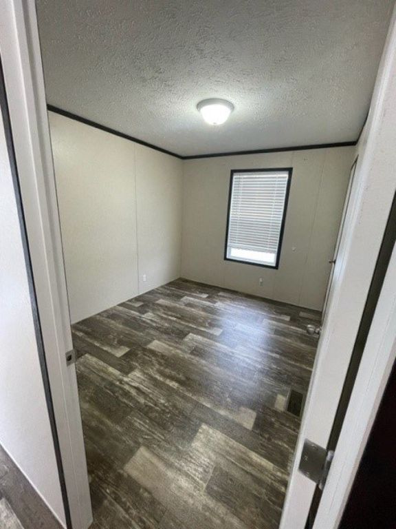 THIS 2 BEDROOM IS READY FOR YOU!!!