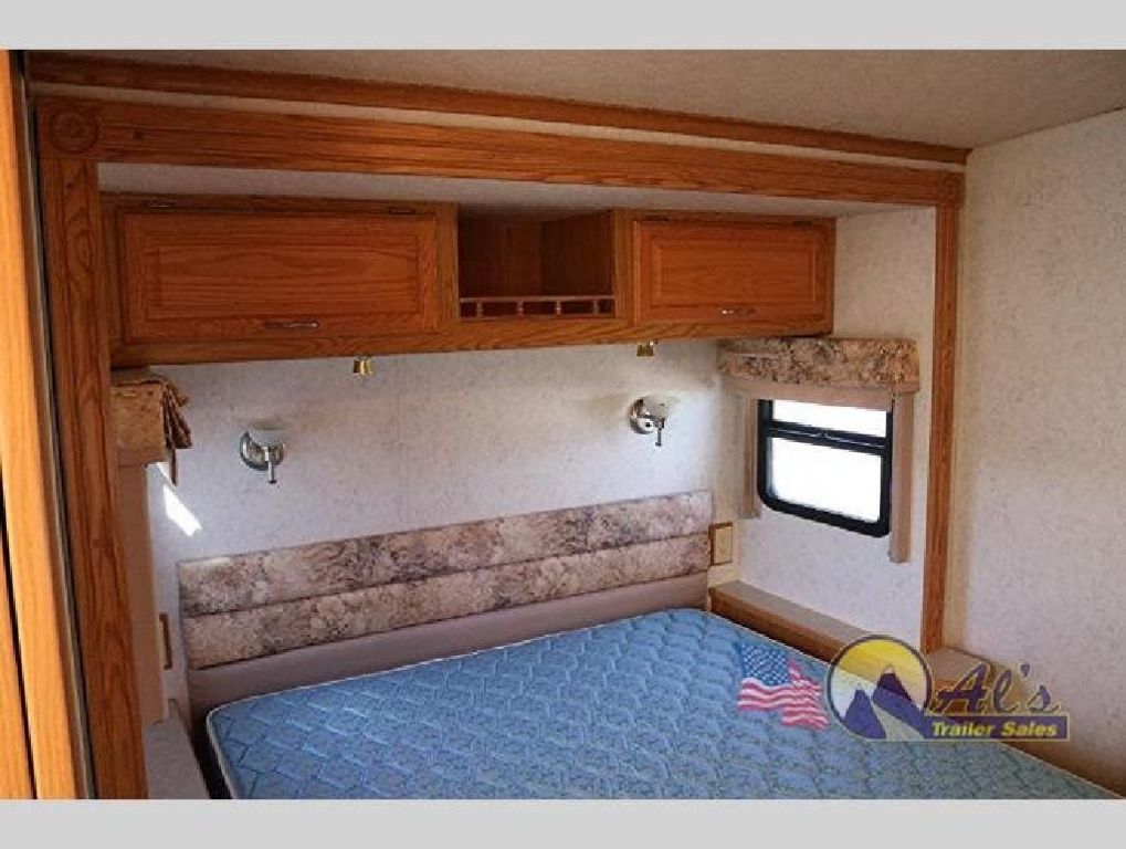 Used 2002 Winnebago ADVENTRUER 32V
