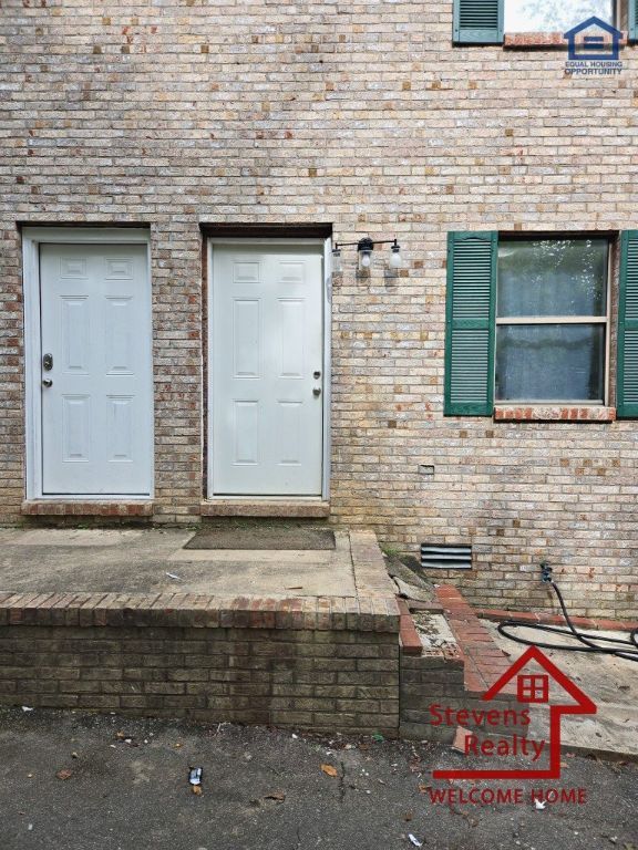 Bright Delight, Serene Elegance