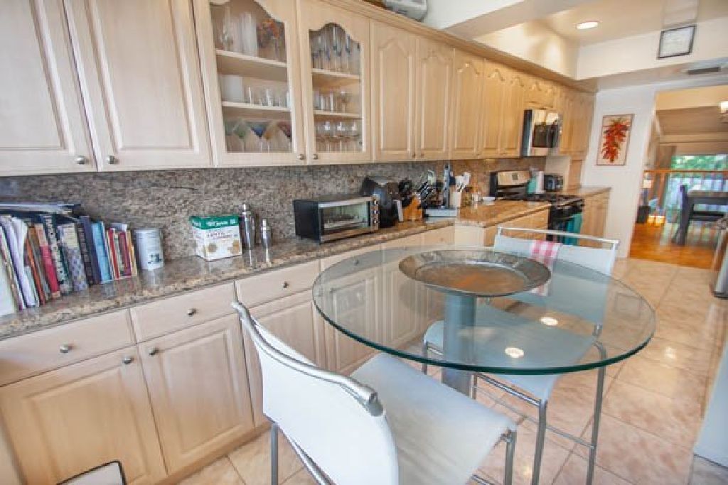 For Sale: 11732 Moorpark St F in Studio City for $729000