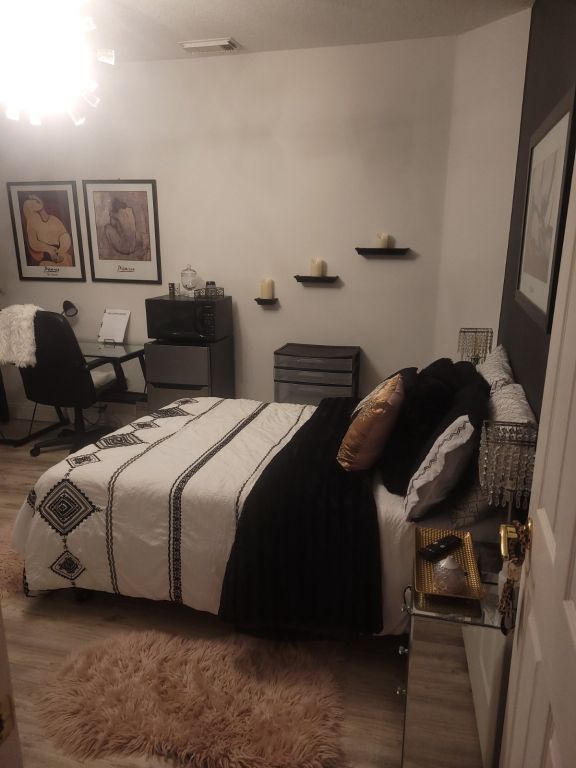 "Newly Decorated Room" available in Cheerful 5 star glam home w/ pool/spa/gazebo!