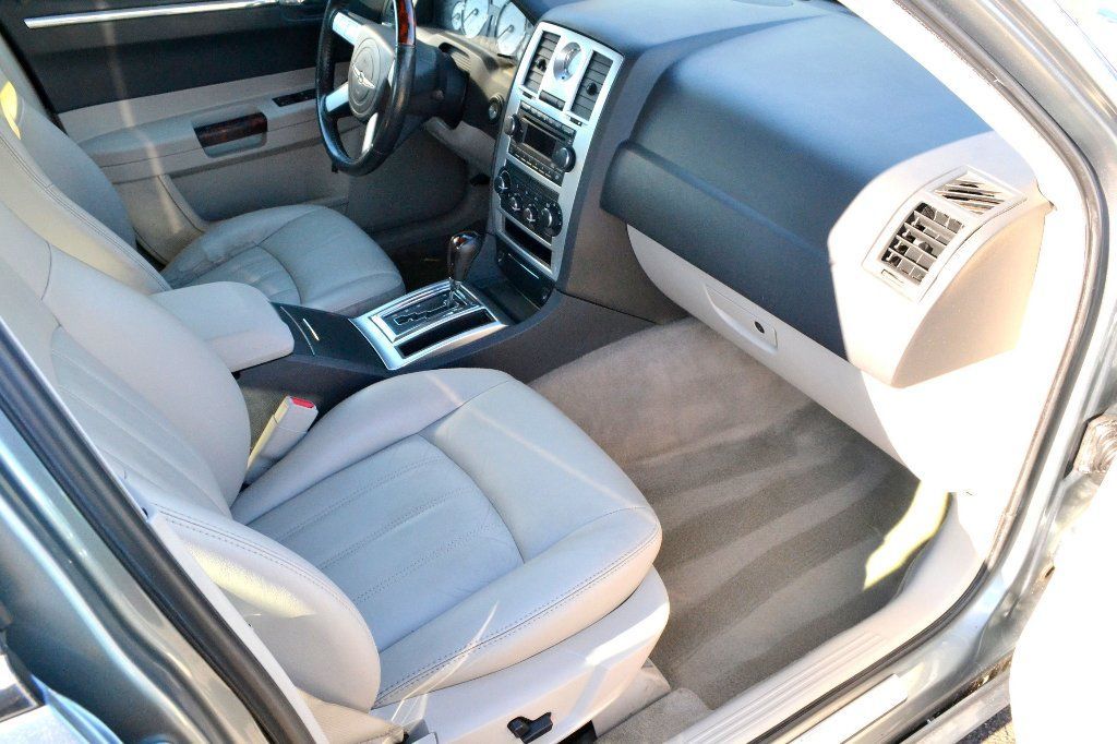 2006 Chrysler 300C HEMI CLEAN CARFAX  WARRANTY INCLUDED