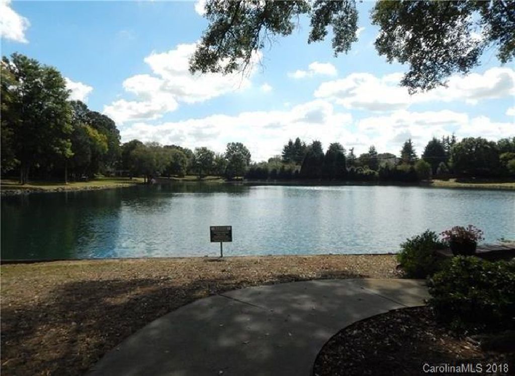 House for Sale - 7003 Quail Hill Road,Charlotte NC 28210-5119