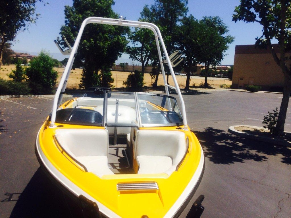SKI Supreme wakeboard boat
