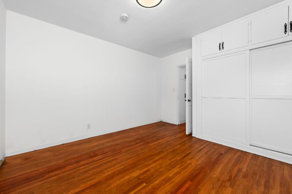 Charming Upper One Bedroom