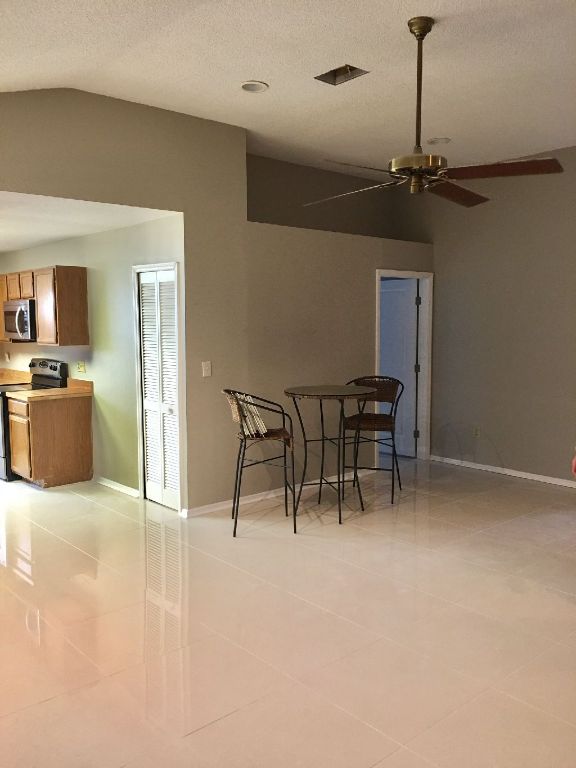 House for rent 4/2/2